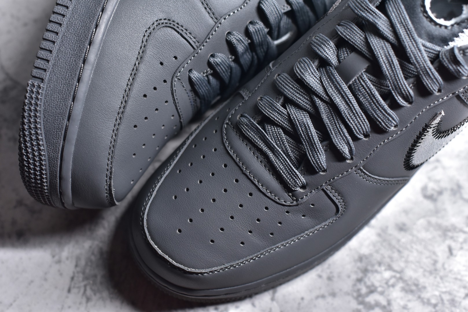 Nike Basic Shoes Gray L