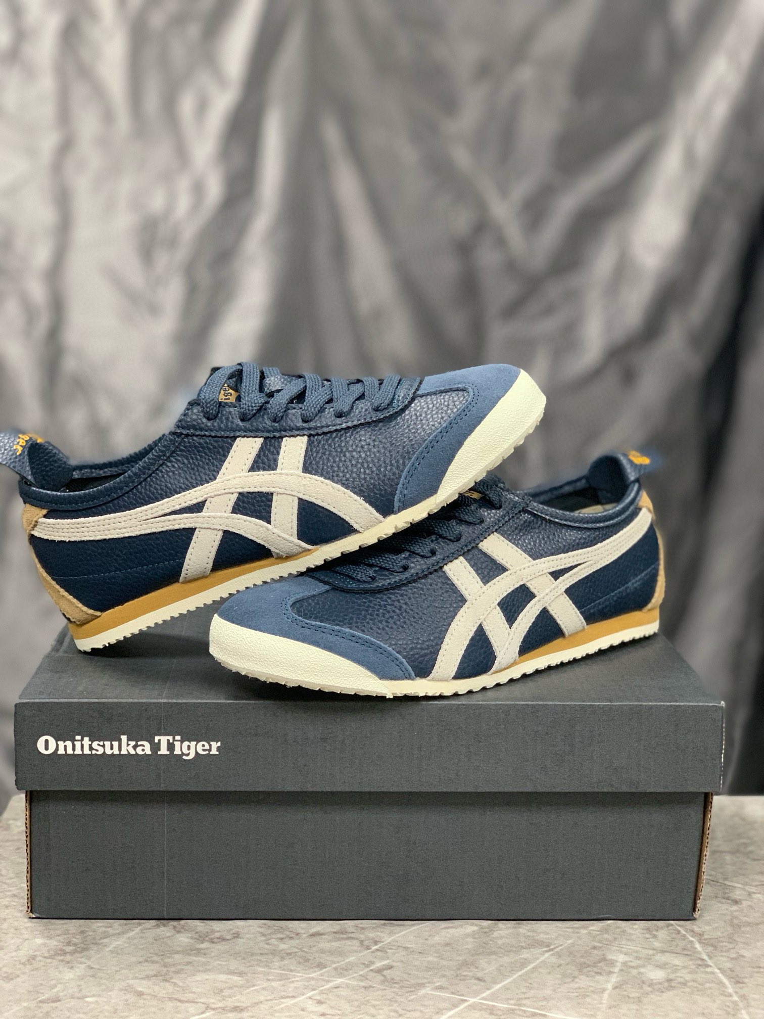 Asics Onitsuka Tiger Canvas Shoes Canvas M-l-s