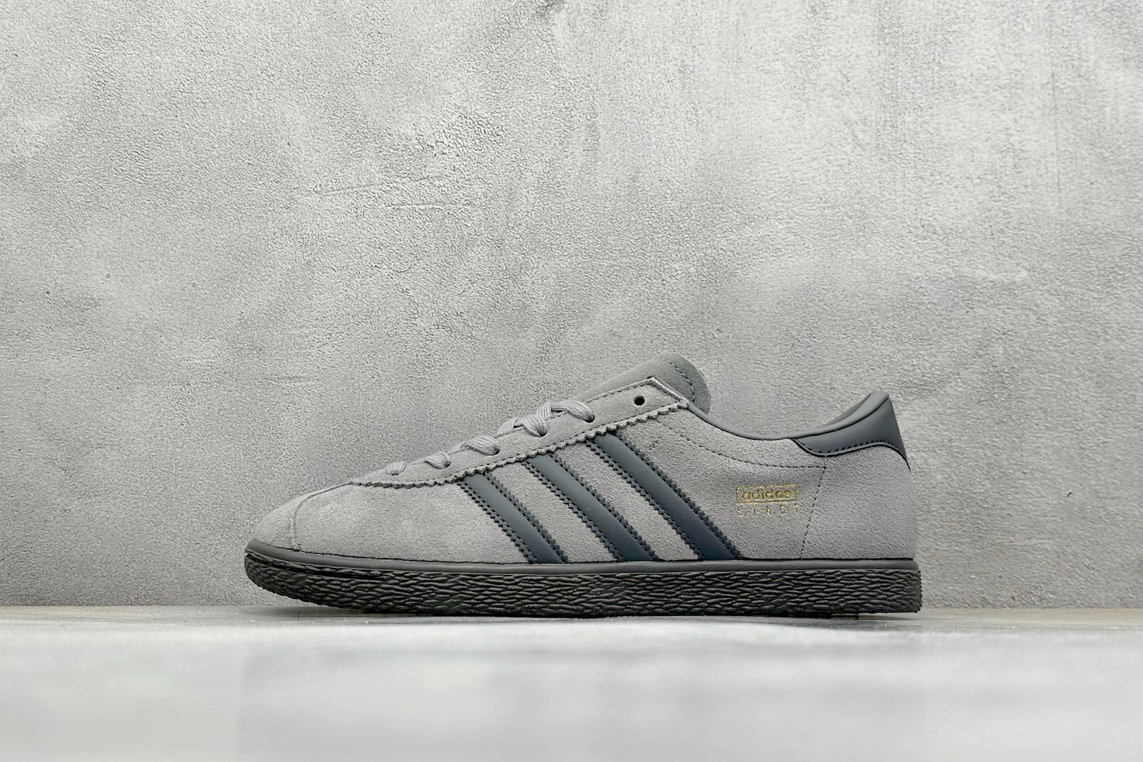 Adidas Board Shoes L-s