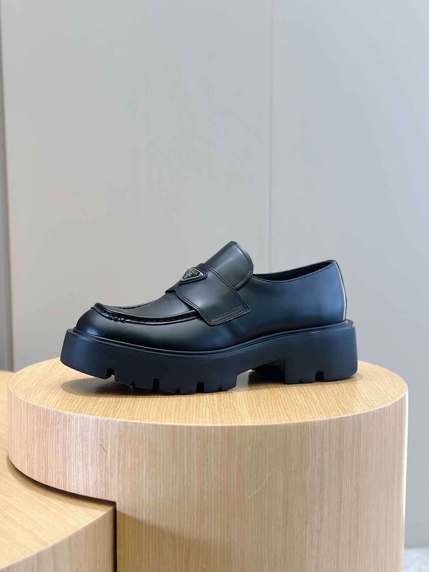 Prada Loafers Cow Leather M-s