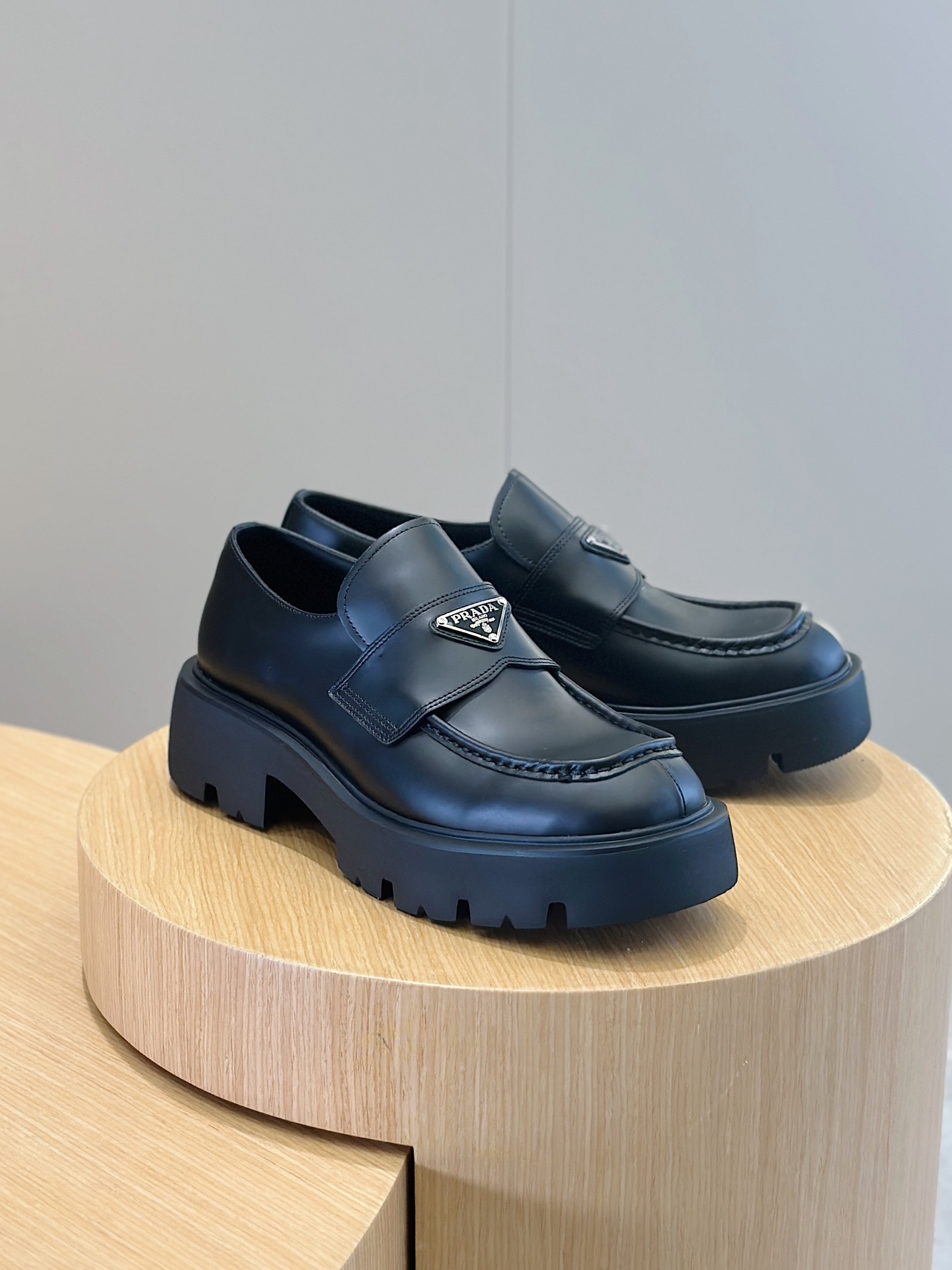 Prada Loafers Cow Leather M-s