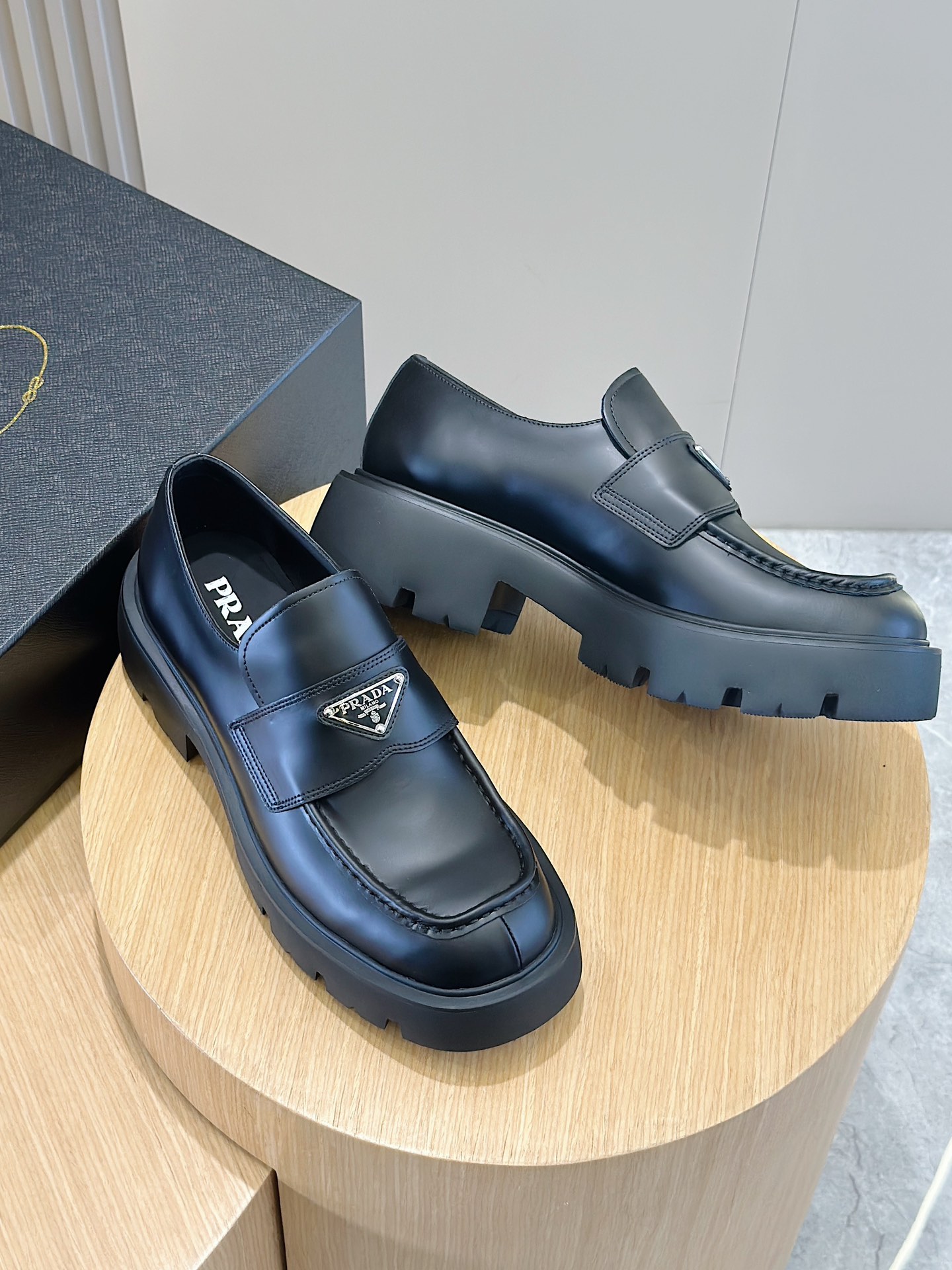 Prada Loafers Cow Leather M-s