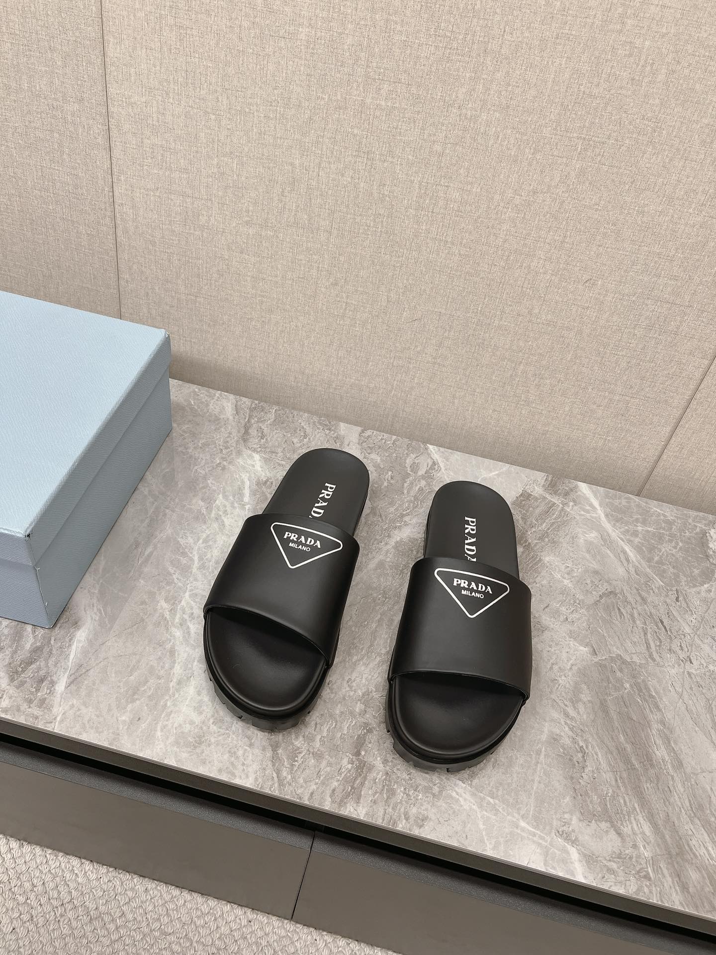 Male Slippers S