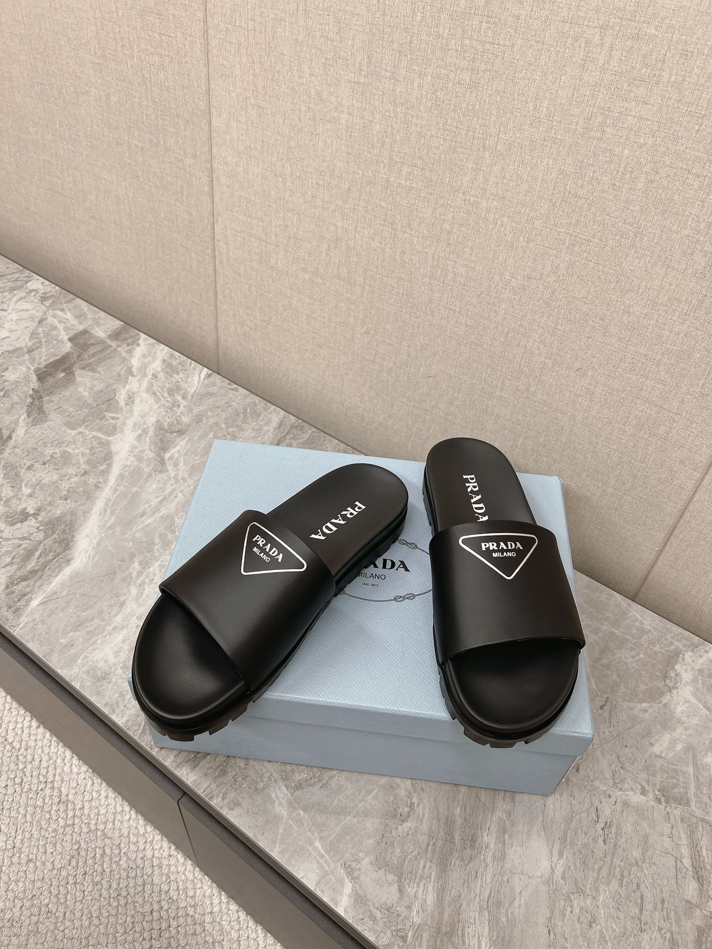 Male Slippers S