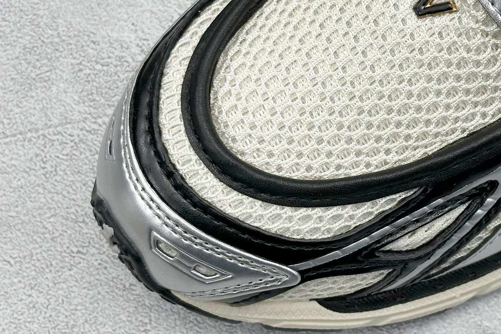 New Balance Sneakers Shock Absorbing L