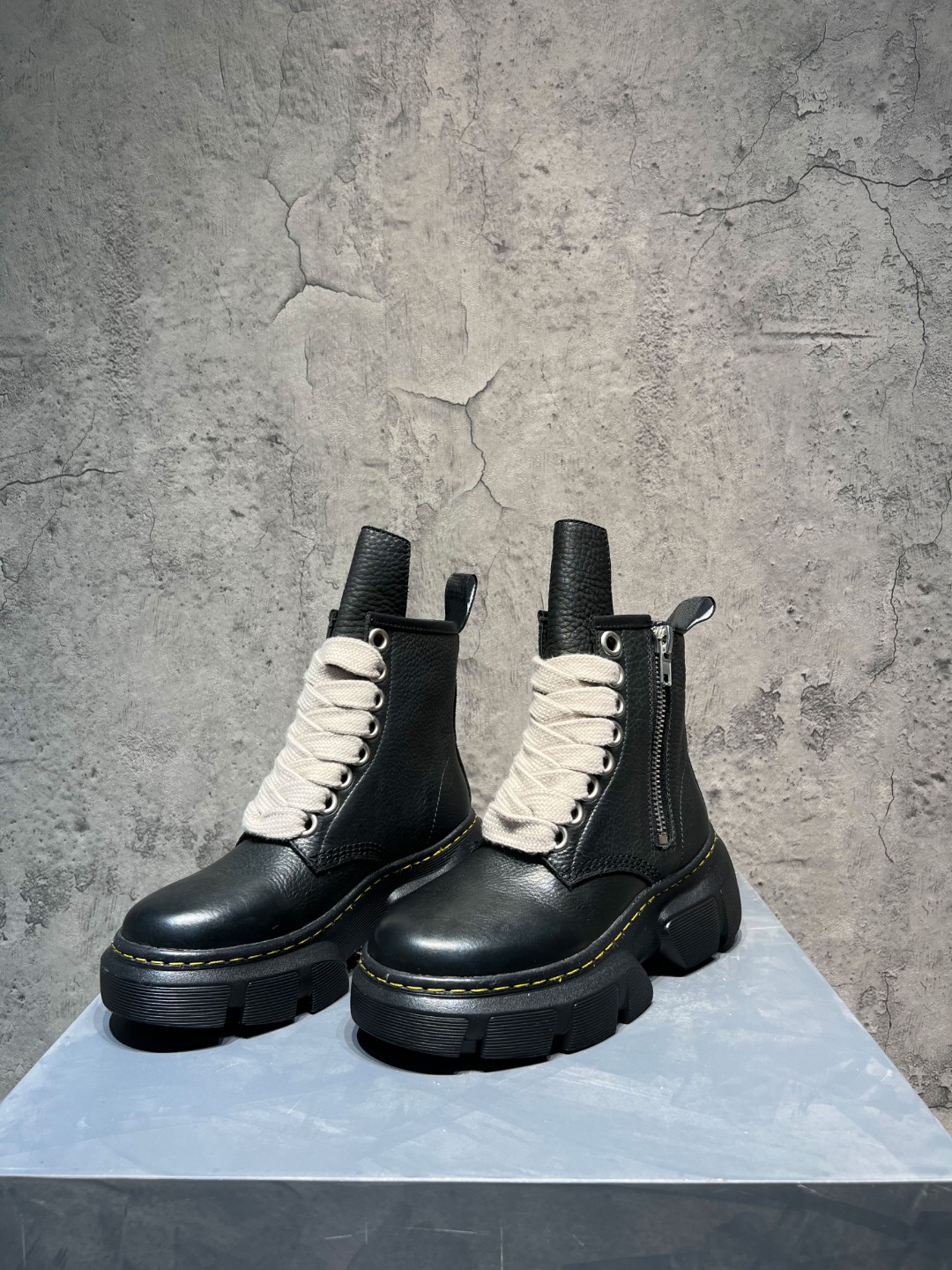 Calvin Klein Dior Dr. Martens Rick Owens Boots Cow Leather M-l-s