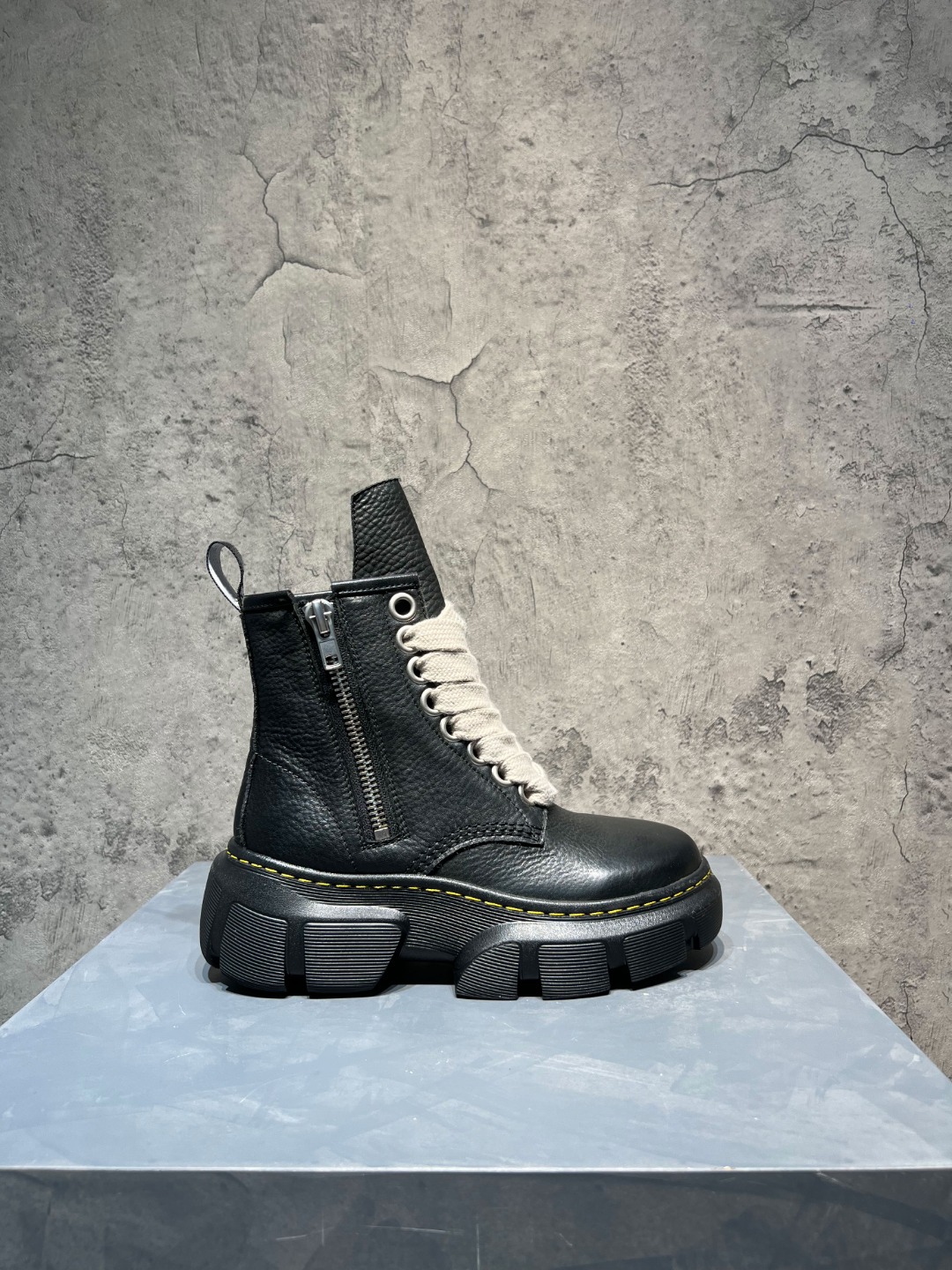 Calvin Klein Dior Dr. Martens Rick Owens Boots Cow Leather M-l-s