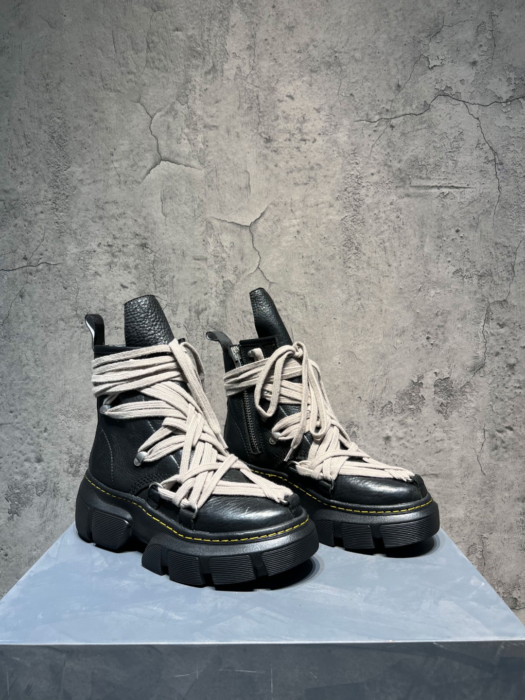 Calvin Klein Dior Dr. Martens Rick Owens Boots Cow Leather M-l-s