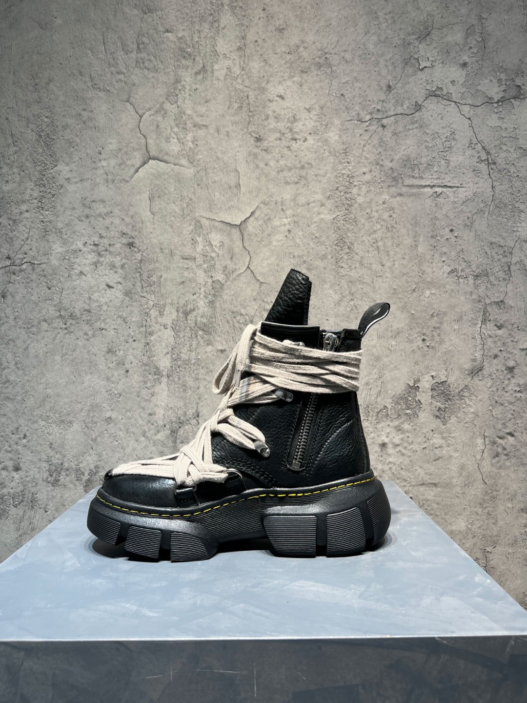 Calvin Klein Dior Dr. Martens Rick Owens Boots Cow Leather M-l-s