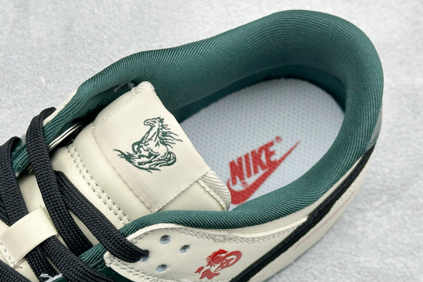 Nike Board Shoes L-s