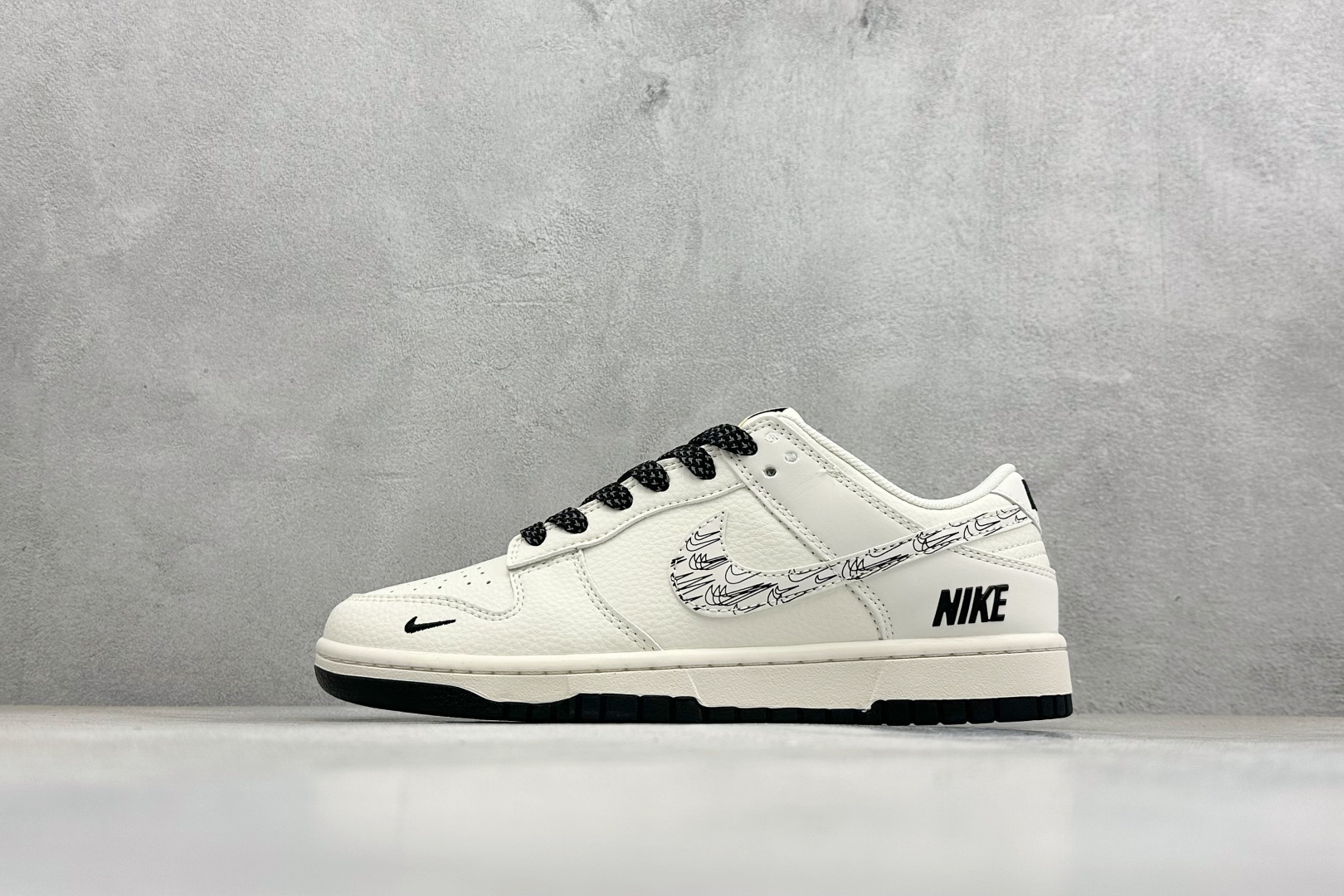 Nike Board Shoes White L-s