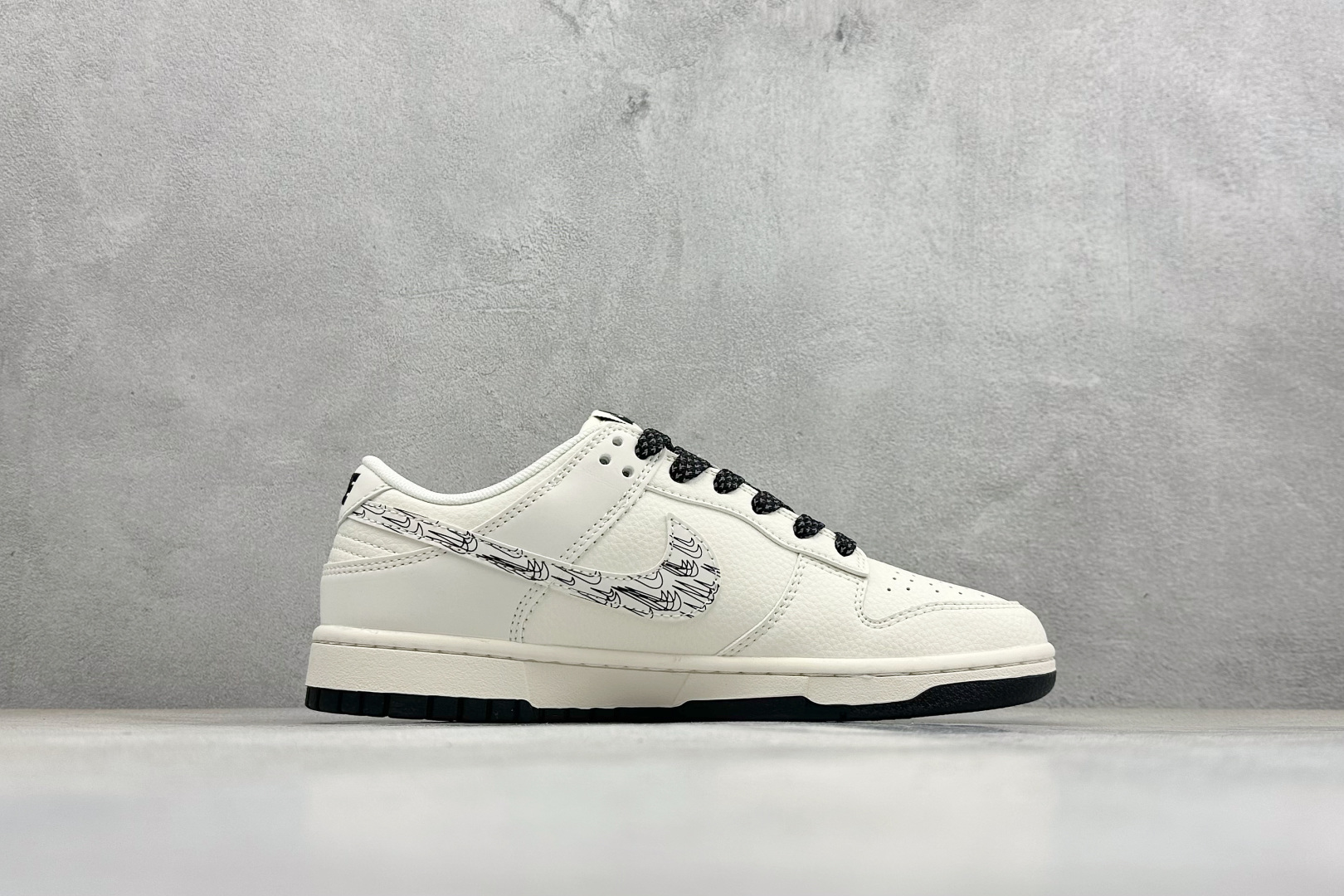 Nike Board Shoes White L-s