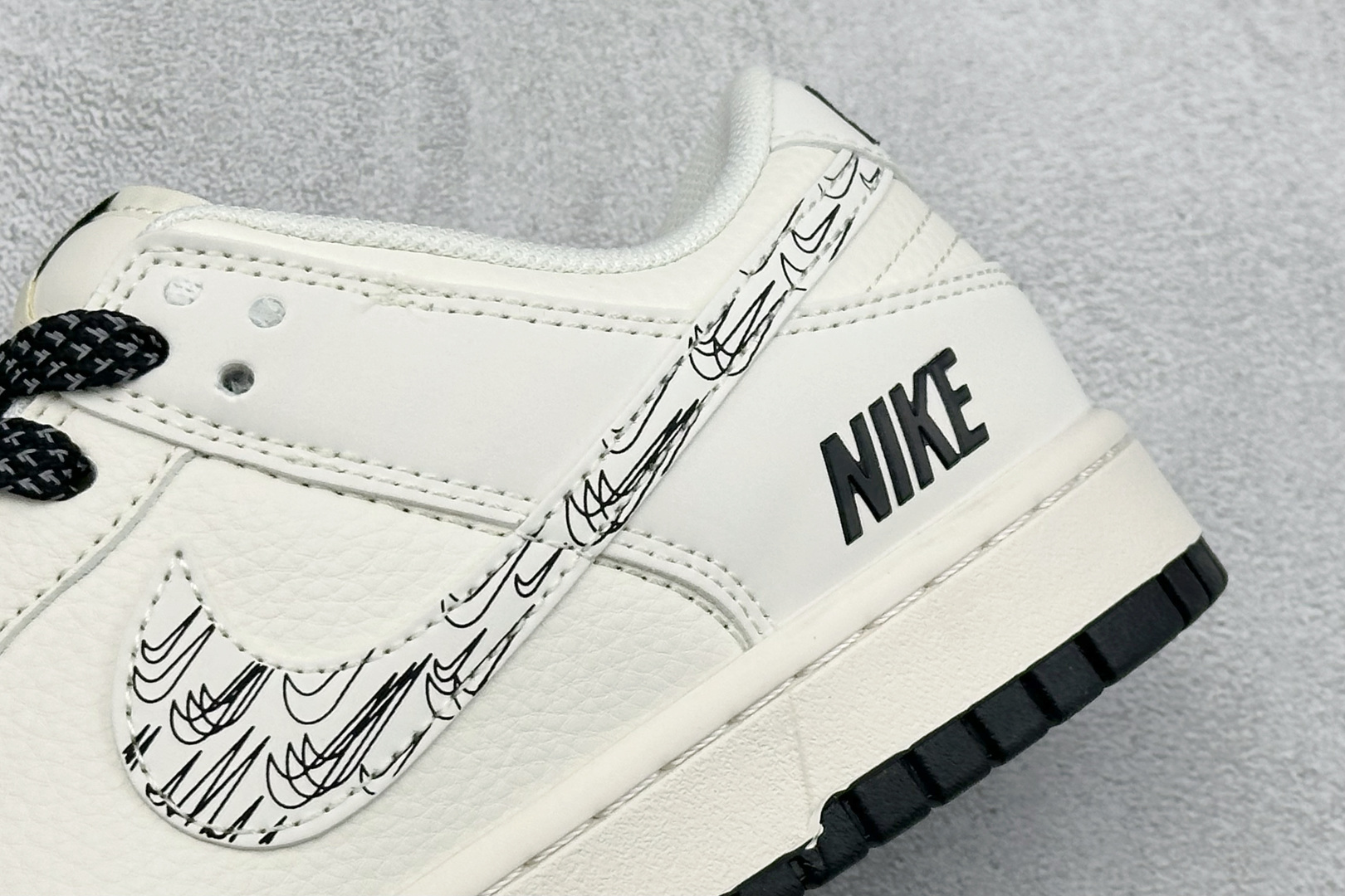 Nike Board Shoes White L-s