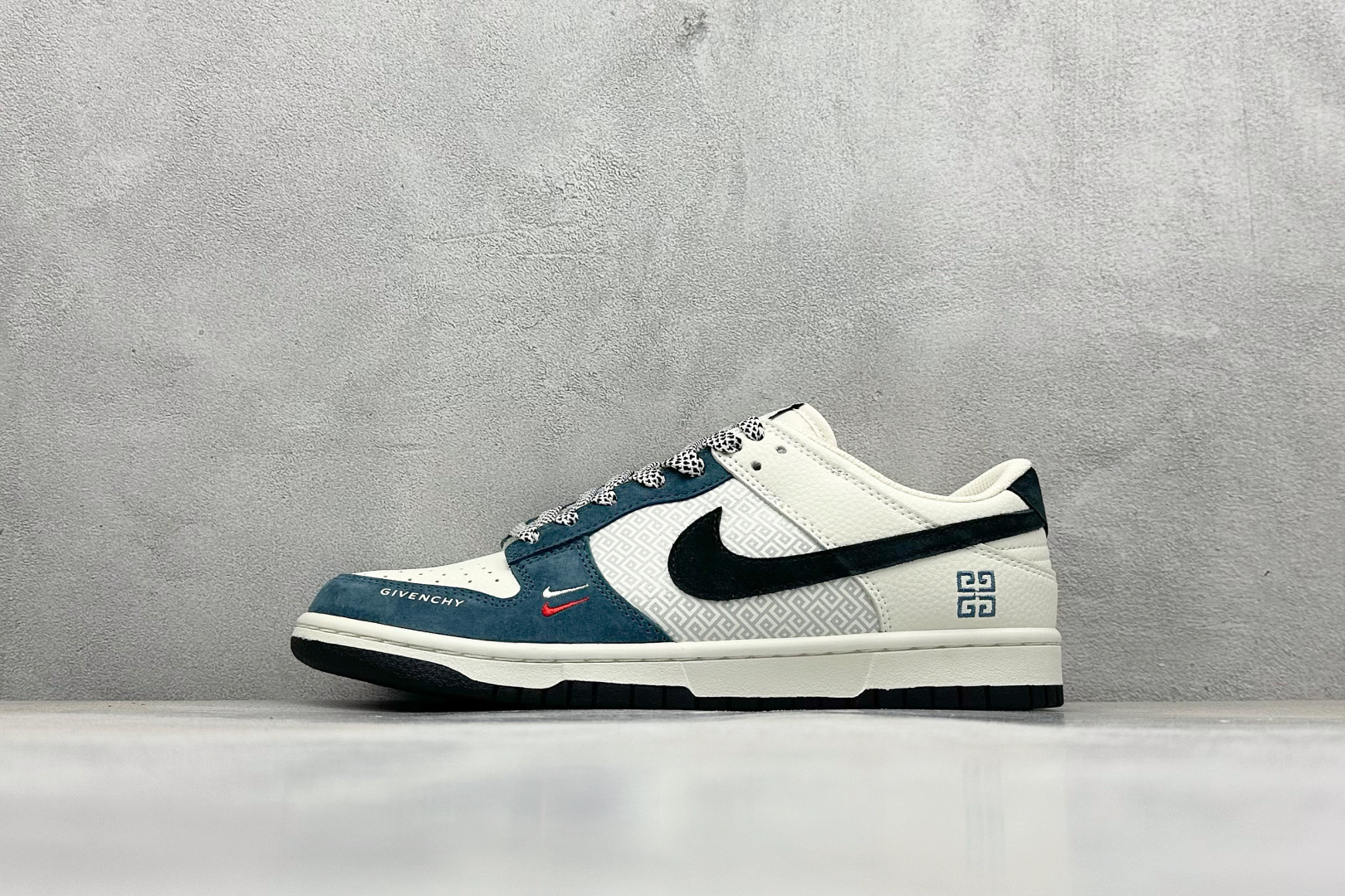 Givenchy Nike Board Shoes L-s