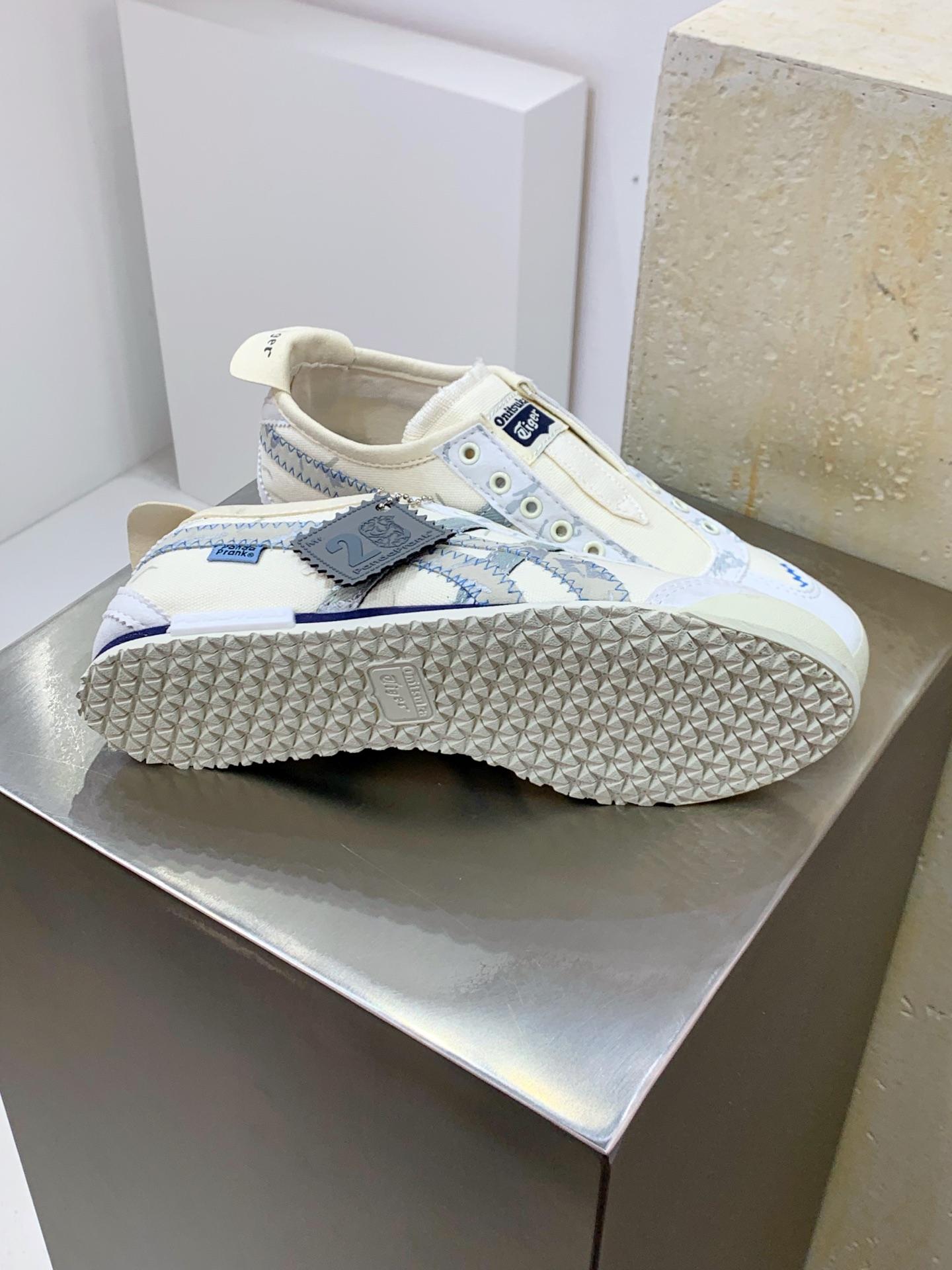 Asics Onitsuka Tiger Basic Shoes M-s