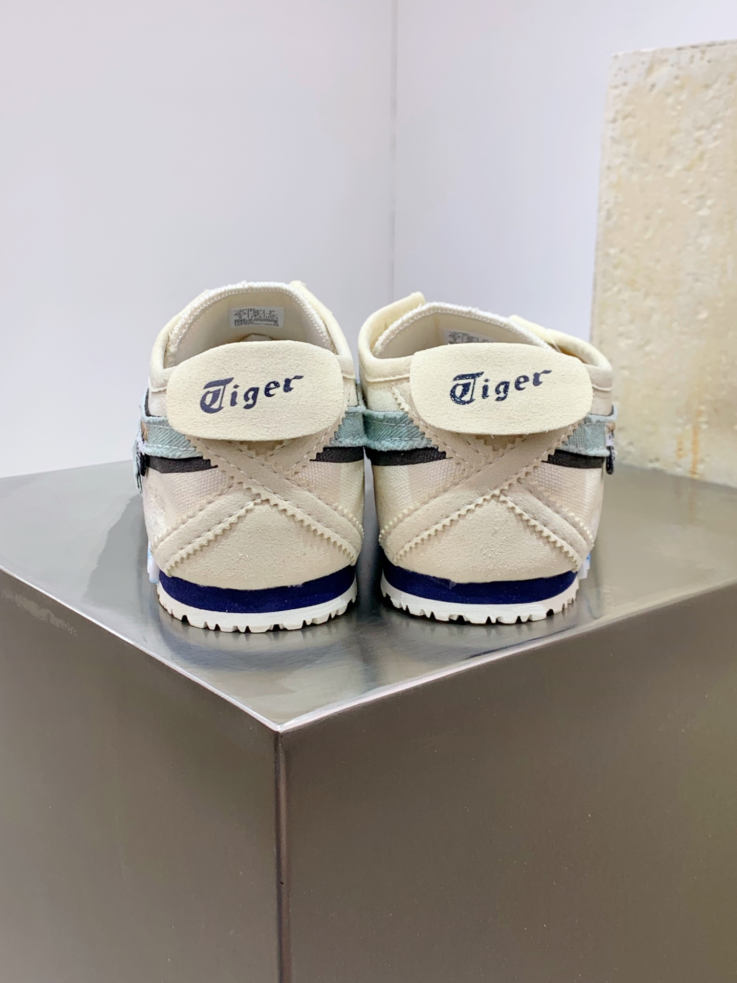 Asics Onitsuka Tiger Basic Shoes M-s