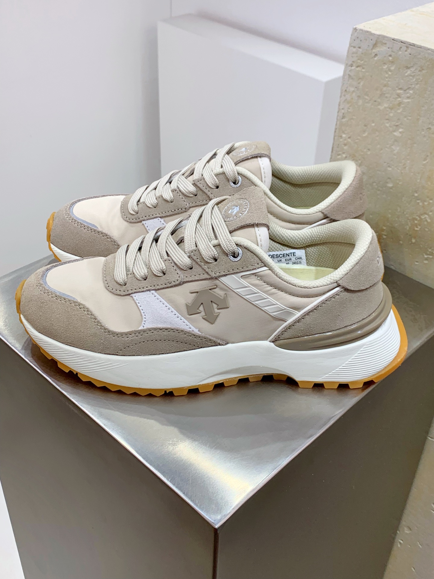 Descente Leather Shoes Cow Leather L-s