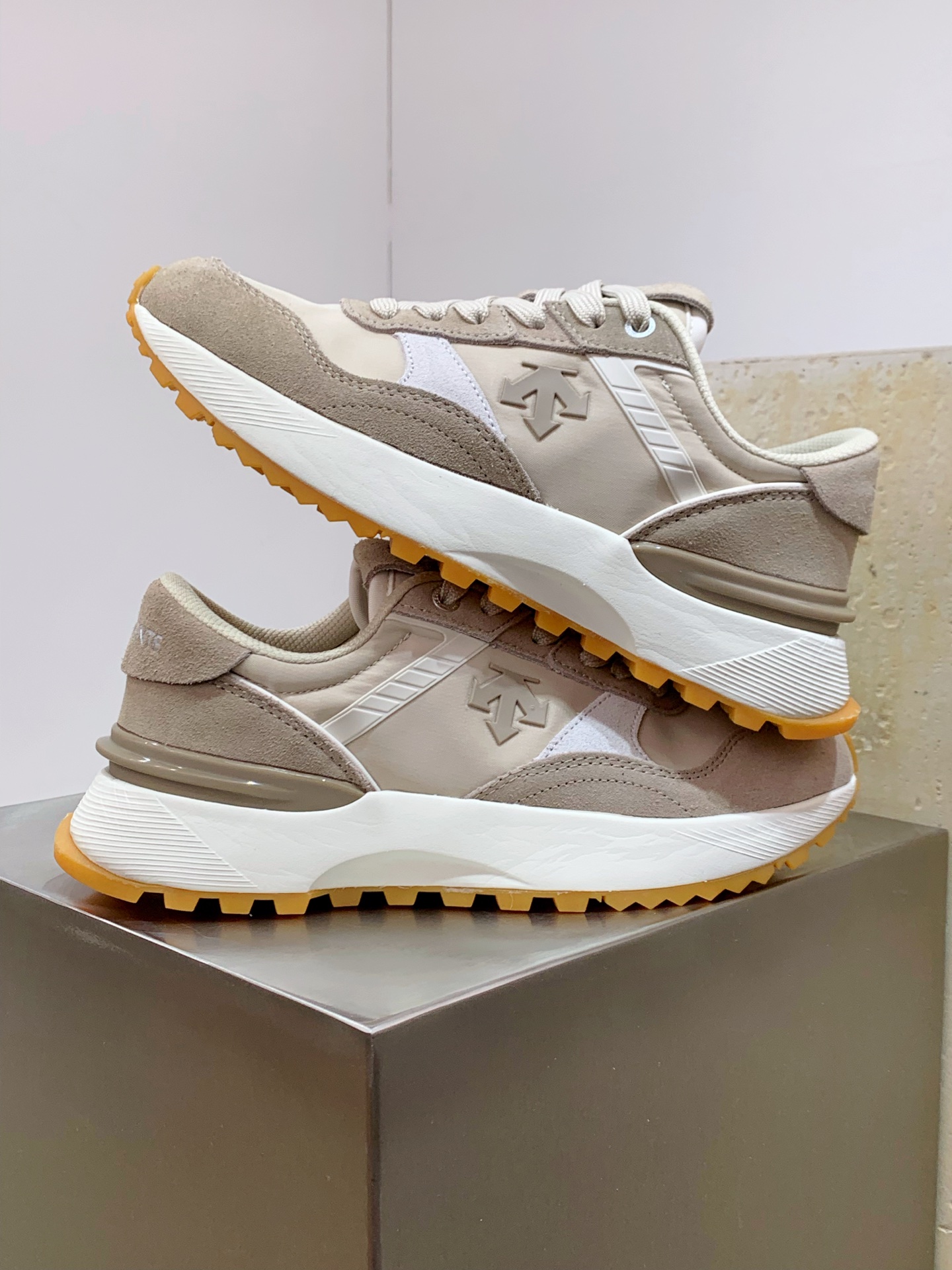 Descente Leather Shoes Cow Leather L-s