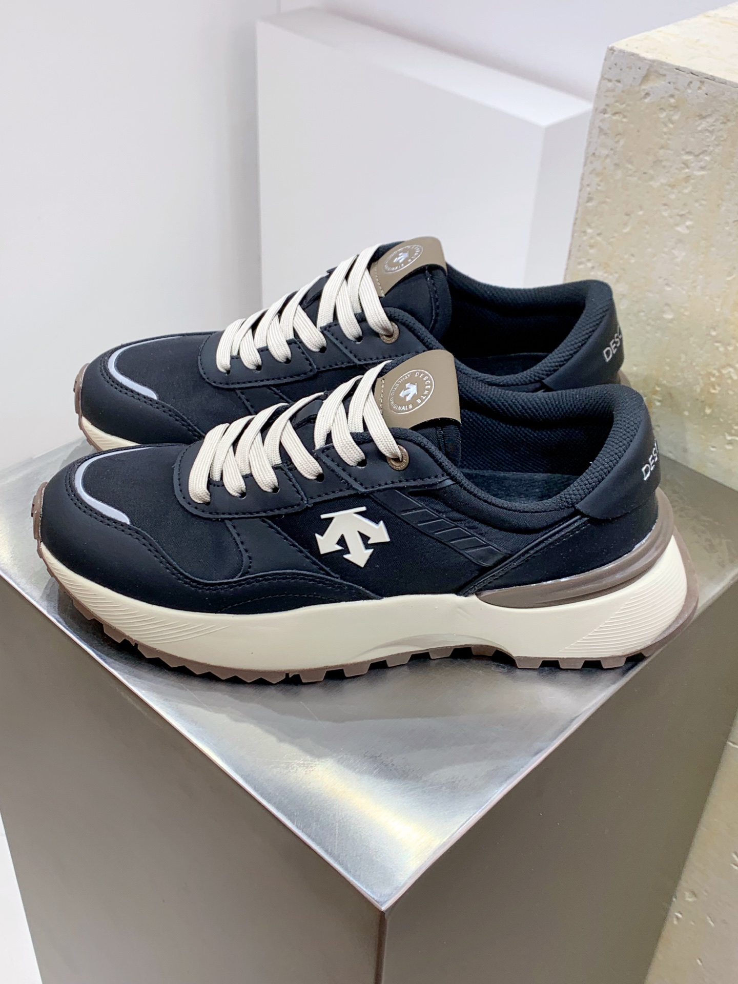 Descente Leather Shoes Cow Leather L-s