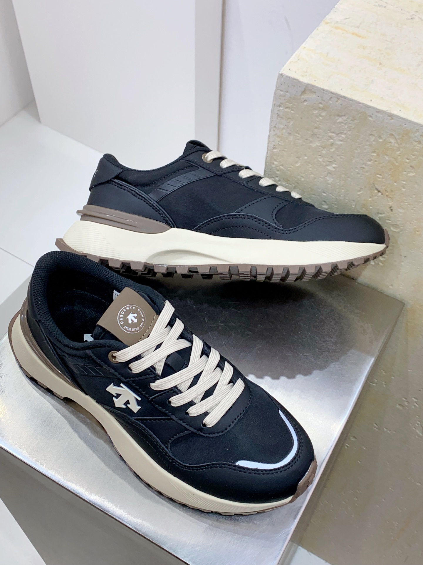 Descente Leather Shoes Cow Leather L-s